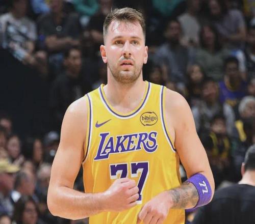 湖人起飛了！東契奇多次注射！里夫斯有望首輪復(fù)出