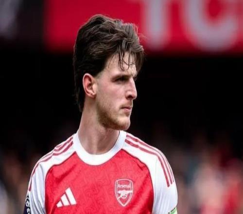 阿森納開(kāi)展公開(kāi)訓(xùn)練，賴斯、薩卡、厄德高、卡拉菲奧里等缺席