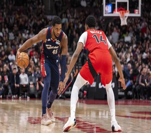 騎士41套陣容打滿82場(chǎng)，季后賽成了盲盒開(kāi)箱