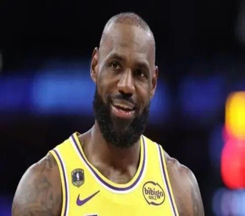 詹姆斯70了！！牛??！又一個(gè)歷史第一??！