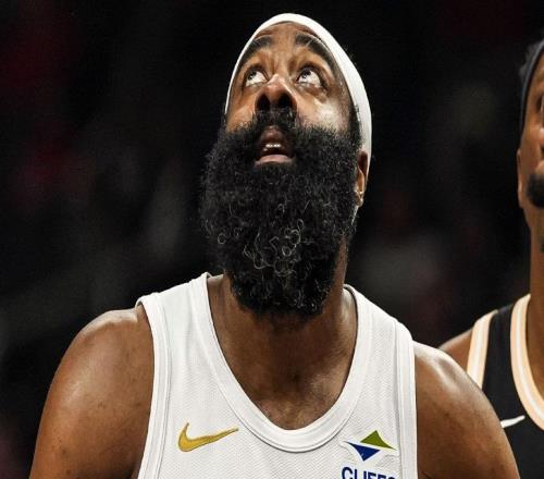 哈登的季后賽經(jīng)驗幾乎是猛龍隊9名主力球員經(jīng)驗的3倍，騎士隊穩(wěn)了