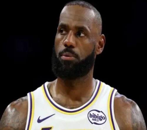 不老神話！詹姆斯第23個賽季數(shù)據(jù)和新秀賽季同樣都得到20.9分！