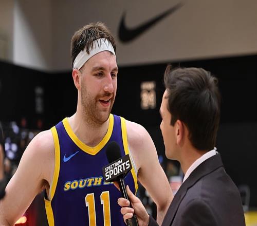 打完了賽季的最后一戰(zhàn)！但湖人在下賽季無論如何都應(yīng)該留下他