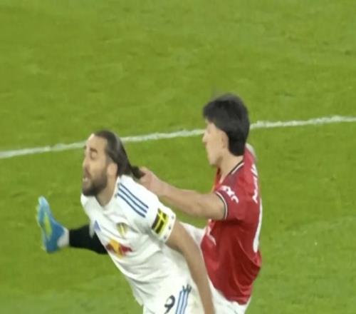 曼聯(lián)12主場惜敗利茲聯(lián)，45年尷尬紀(jì)錄誕生，卡里克首嘗主場敗績