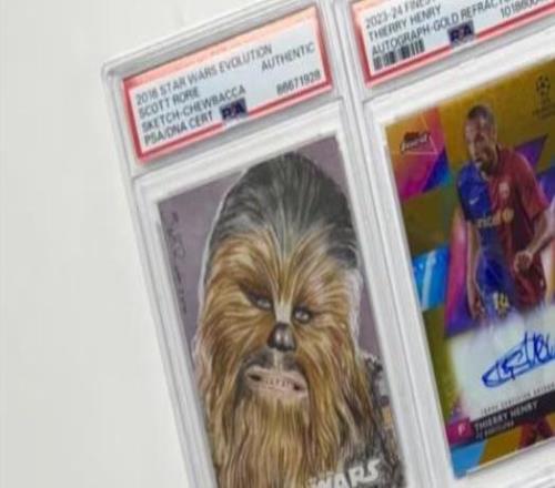 漢密爾頓分享自己收藏的球星卡，包括維尼修斯、亨利和詹姆斯