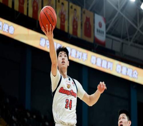 CBA積分榜最新排名出爐！廣東4連勝殺回第三，北京大勝重返第四