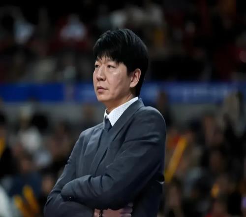 帶隊(duì)3連??！天天攬責(zé)卻不見(jiàn)承擔(dān)，球迷：涼指導(dǎo)，什么時(shí)候熱一下