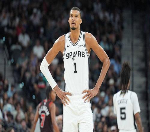 無語了，馬刺隊文班亞馬的出場時間被用來佐證65場規(guī)則的荒謬之處