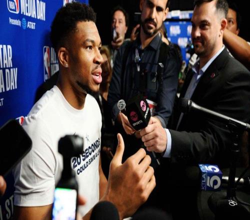 雄鹿隊(duì)字母哥問(wèn)記者：錢對(duì)我毫無(wú)意義，重要的是勝利，你會(huì)怎么做