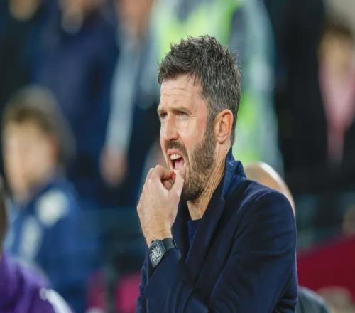 紅牌爭議+44年魔咒！曼聯(lián)主場(chǎng)潰敗藏三重?cái)∫颍? />
<div   id=