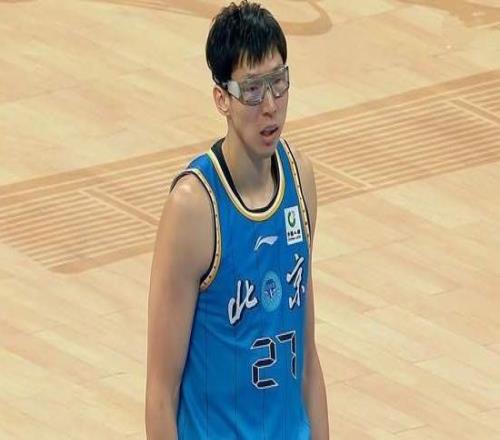 麥基10中9，北京男籃17分大勝青島周琦斬獲兩雙邊緣外援復(fù)蘇