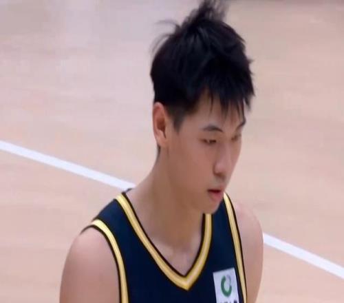 廣東男籃生涯首拒當背景板！崔永熙關鍵封蓋拯救球隊賽后如釋重負