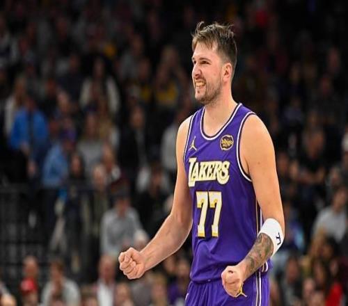 Shams：東契奇預(yù)計明日歸隊，等待湖人重新評估傷情