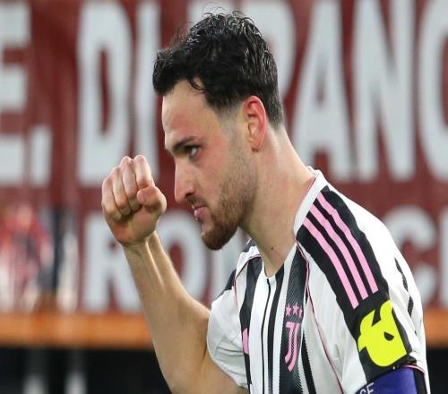 斯帕萊蒂賭命式換人，33平局竟成尤文歐冠門票轉(zhuǎn)折點