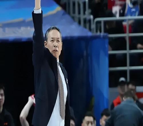 勝青島發(fā)布會(huì)！許利民回應(yīng)吃T控制情緒，總結(jié)上場(chǎng)輸上海后的調(diào)整