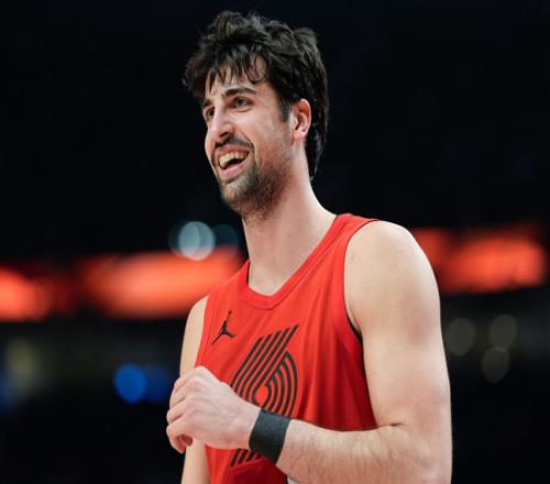 鮑爾轟30+5+10無(wú)緣今日最佳！對(duì)不起，你碰到暴走的阿夫迪亞了