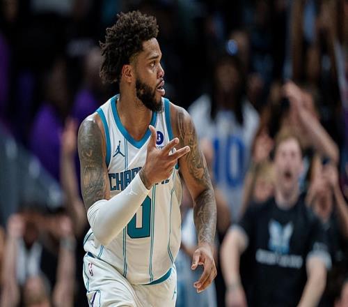 關(guān)鍵時(shí)刻在攻防兩端都有強(qiáng)勢(shì)表現(xiàn)！鋒線大將對(duì)于黃蜂真的太重要了