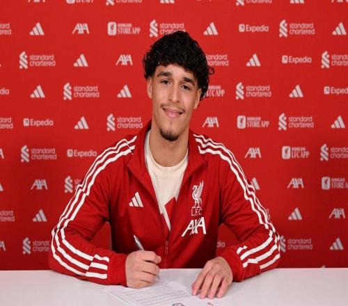 利物浦官方：18歲后衛(wèi)埃斯代爾與俱樂(lè)部簽下首份職業(yè)合同