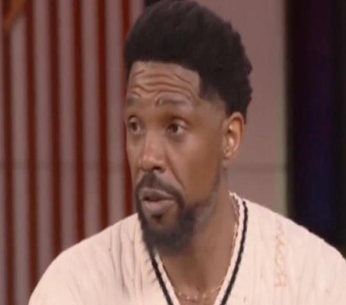 哈斯勒姆：三球不是臟球員，但他拉倒阿德巴約的動(dòng)作堪比WWE