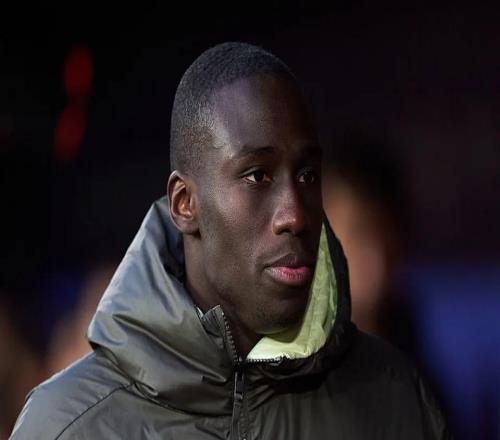 皇馬殘陣出征慕尼黑：1.5億歐身價(jià)缺陣，誰(shuí)填坑