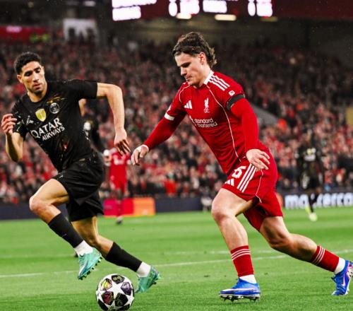 斯洛特連出4昏招歐冠出局，5億歐引援四大皆空，球迷：趕緊下課