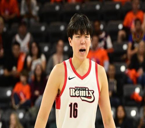 杨瀚森里程碑之夜！新秀双季后赛征程又第七登官方海报再黑7吗