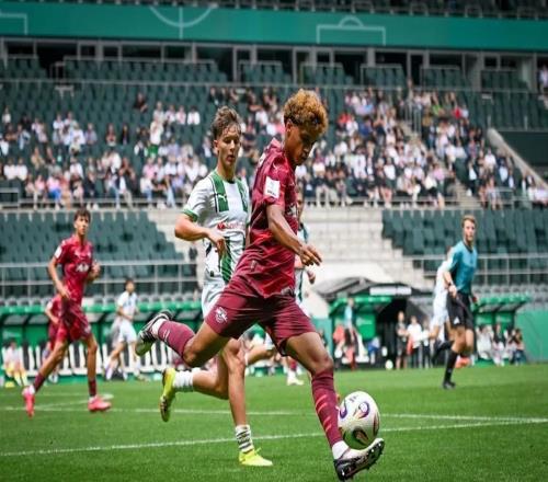 德甲18歲新星零轉(zhuǎn)會費(fèi)簽約至2030年