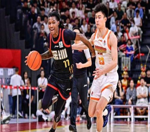 22投狂砍45分15板14助！一人撐起全隊(duì)進(jìn)攻，這才是CBA最頂級(jí)外援