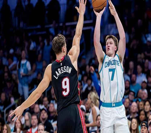 攻防兩端都被熱火完爆了！黃蜂側(cè)翼新秀的狀態(tài)真是令人非常擔(dān)心