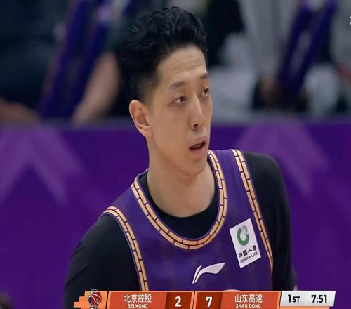 四連??！山東男籃不敵北控，鄒雨宸13+10+8帽，陶漢林13+13