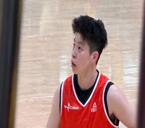 轟13+13引五人上雙！1.7米女籃王牌又冒尖宮魯鳴拒選她后悔嗎