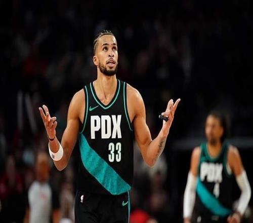 锋线大将关键场次掉了链子，所以开拓者其实还有潜力可以挖掘