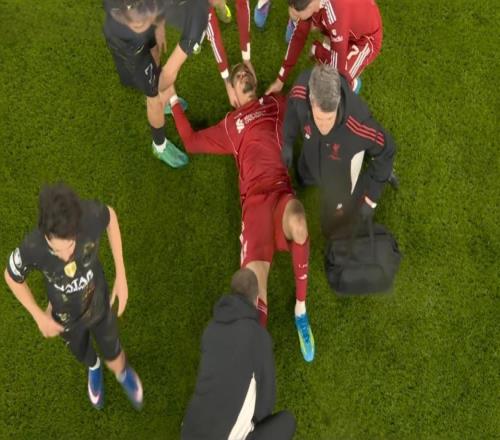 一場(chǎng)比賽倒下仨歐冠遭遇傷痛之夜埃基蒂克受傷方式最像作孽