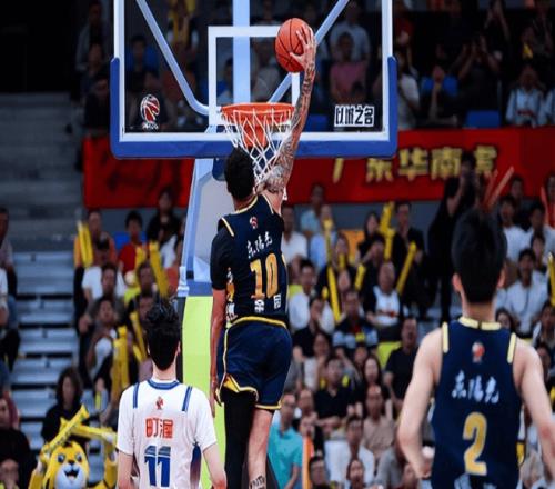 杜鋒缺陣廣東險(xiǎn)勝藏隱憂，首鋼引援受阻遇規(guī)則壁壘