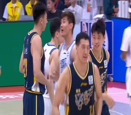 隨著廣東逆轉(zhuǎn)寧波，北京大勝青島，CBA最新排名如下：9隊(duì)進(jìn)季后賽