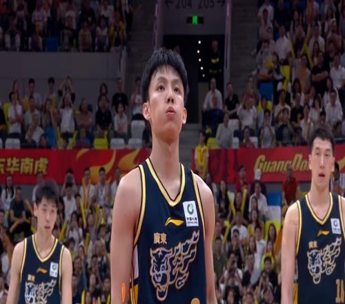 廣東男籃逆轉(zhuǎn)寧波，直通季后賽8強(qiáng)穩(wěn)了！評(píng)分：2人滿分3人不合格