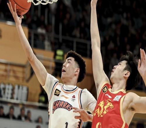 記者：阻攔李添榮與球迷互動者為場館方負責人，非首鋼俱樂部人員