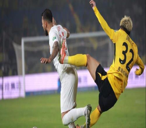 飛踹鐵人外援背部染紅34歲前國腳因嚴(yán)重犯規(guī)遭追罰禁賽1場罰1萬