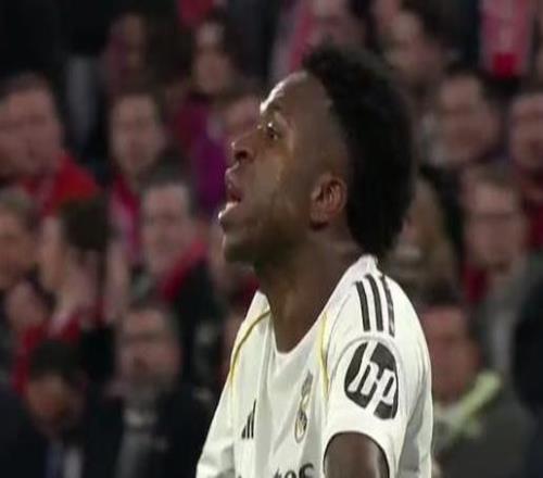 皇馬出局急眼了！貝林厄姆抱怨不傳球，維尼修斯怒懟：閉嘴