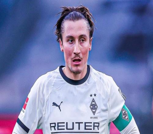 賴茨下賽季將加盟萊比錫，門興球迷拉橫幅抗議其不配當隊長