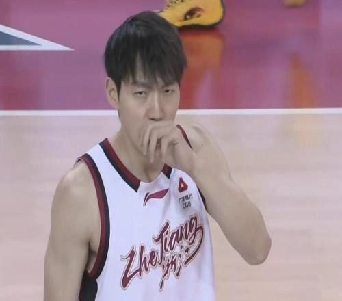 浙江男籃16分大勝，程帥澎17+4李悅洲10分，姜偉澤8中2狀態(tài)低迷！