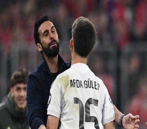 阿爾貝奧拉慶祝68米進(jìn)球時(shí)，發(fā)現(xiàn)了什么