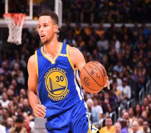 0勝2負(fù)附加賽魔咒壓身快船鋒線極致防守，庫(kù)里生死戰(zhàn)破局在即