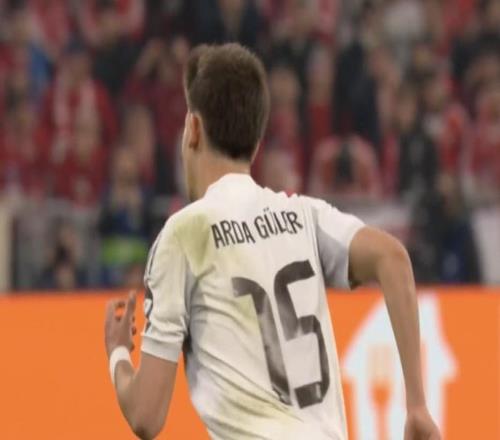 自維尼修斯以來，居萊爾是首位歐冠客戰(zhàn)拜仁梅開二度的球員