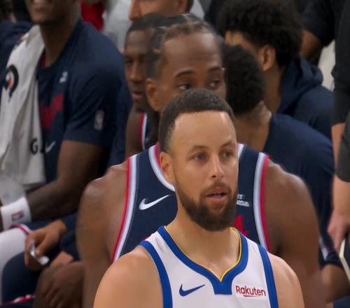 生死戰(zhàn)！庫里狀態(tài)低迷，給隊(duì)友挖坑，卡子哥相反，快船隊(duì)定海神針