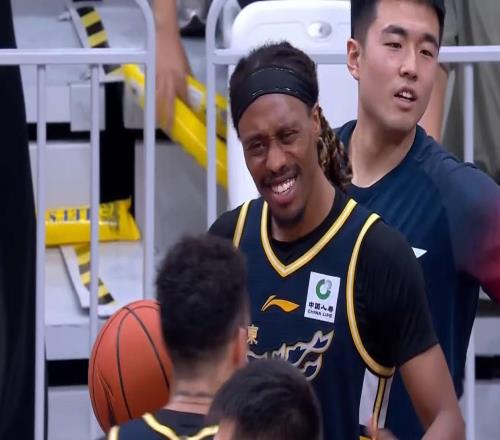 薩姆納or麥考爾2選1！CBA內(nèi)線得分機(jī)器到位，廣東隊(duì)祭出雙大外援