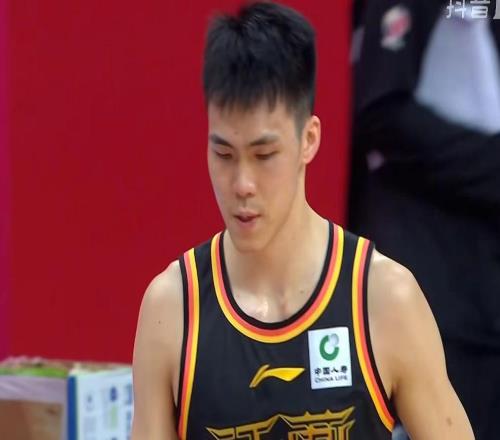 領先23分險被逆轉，福建男籃險勝，鄒陽19+12龐崢麟11中3狀態(tài)低迷