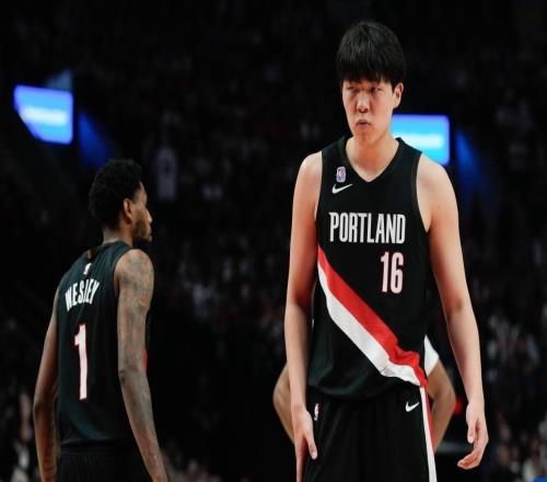 菜鳥賽季漸入尾聲，楊瀚森表現(xiàn)平淡，夏天針對性苦練尤為關(guān)鍵