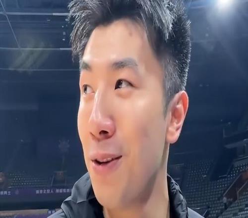 單場(chǎng)8帽刷新生涯新高！鄒雨宸回應(yīng)賽后“撞飛”主帥張慶鵬