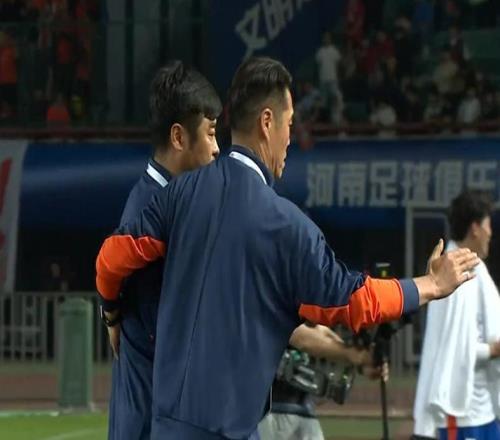 韓鵬命真硬！拿下殘陣海港帥位又穩(wěn)了戰(zhàn)天津+青島雙雄有望五連勝